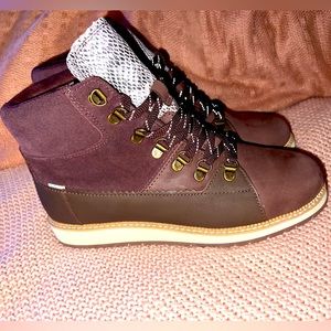 Toms Mesa Lace Up Waterproof Ankle Boots Women’s 8